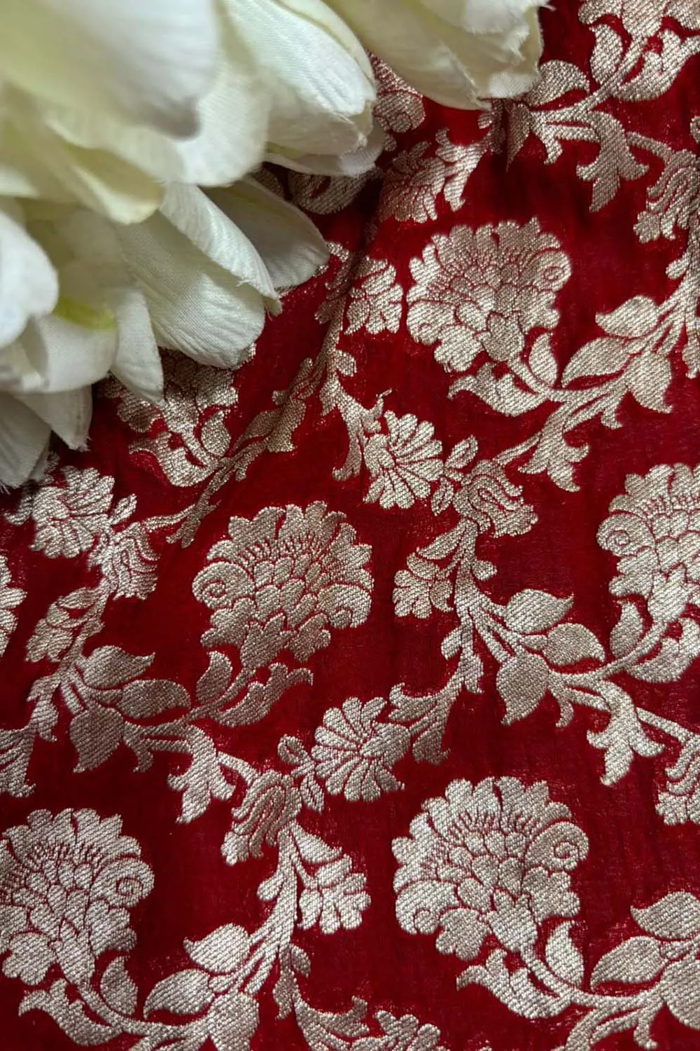 Elegant Maroon Banarasi Handloom Pure Georgette Fabric ( 2.5 Mtr )