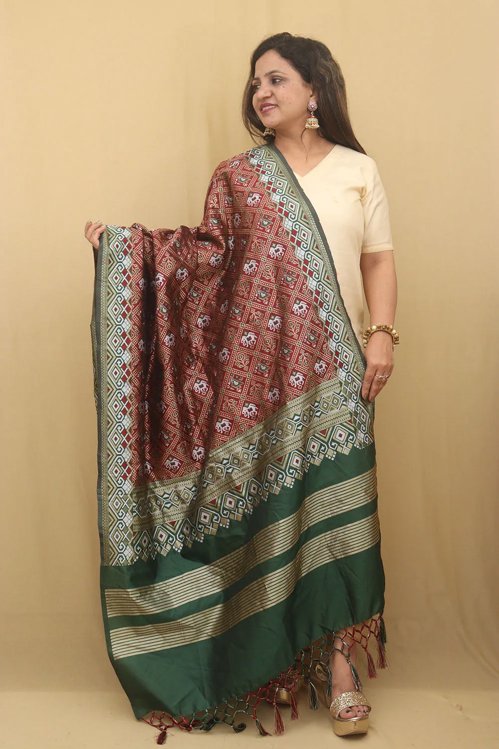 Elegant Maroon Patola Silk Dupatta: A Timeless Accessory