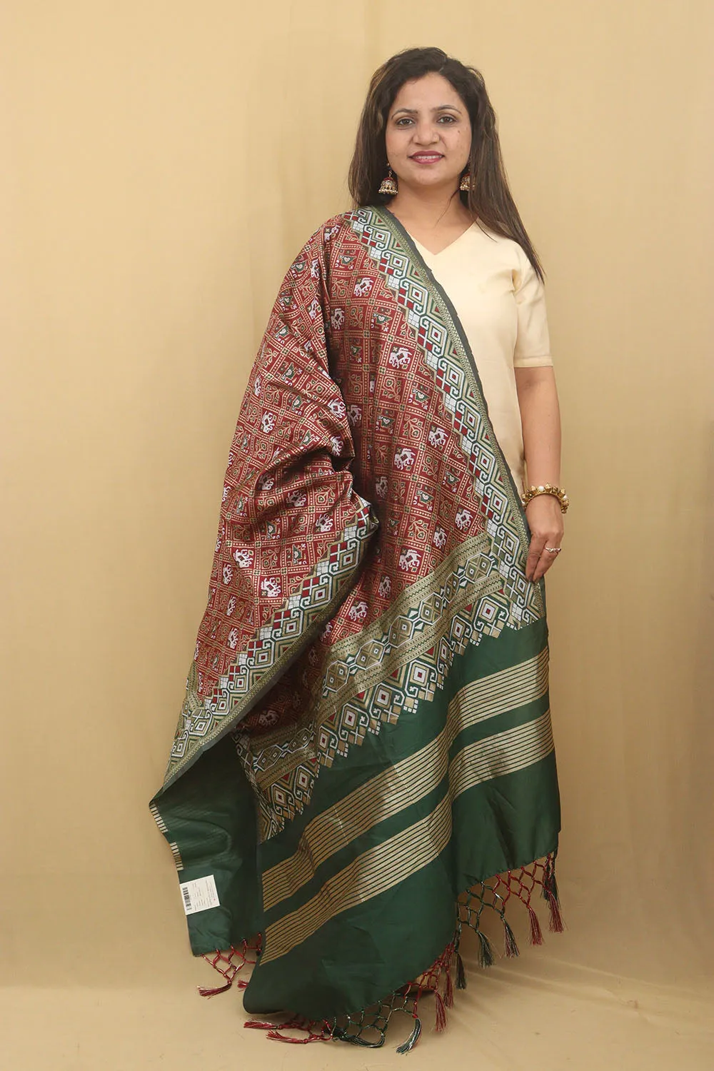 Elegant Maroon Patola Silk Dupatta: A Timeless Accessory