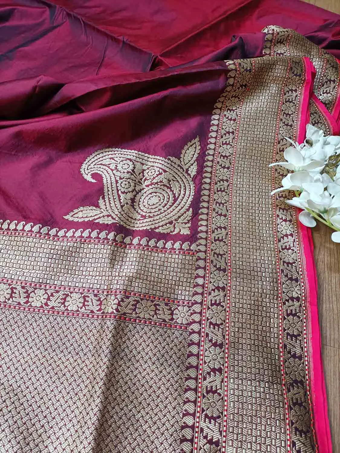 Exquisite Maroon Handloom Banarasi Katan Silk Saree