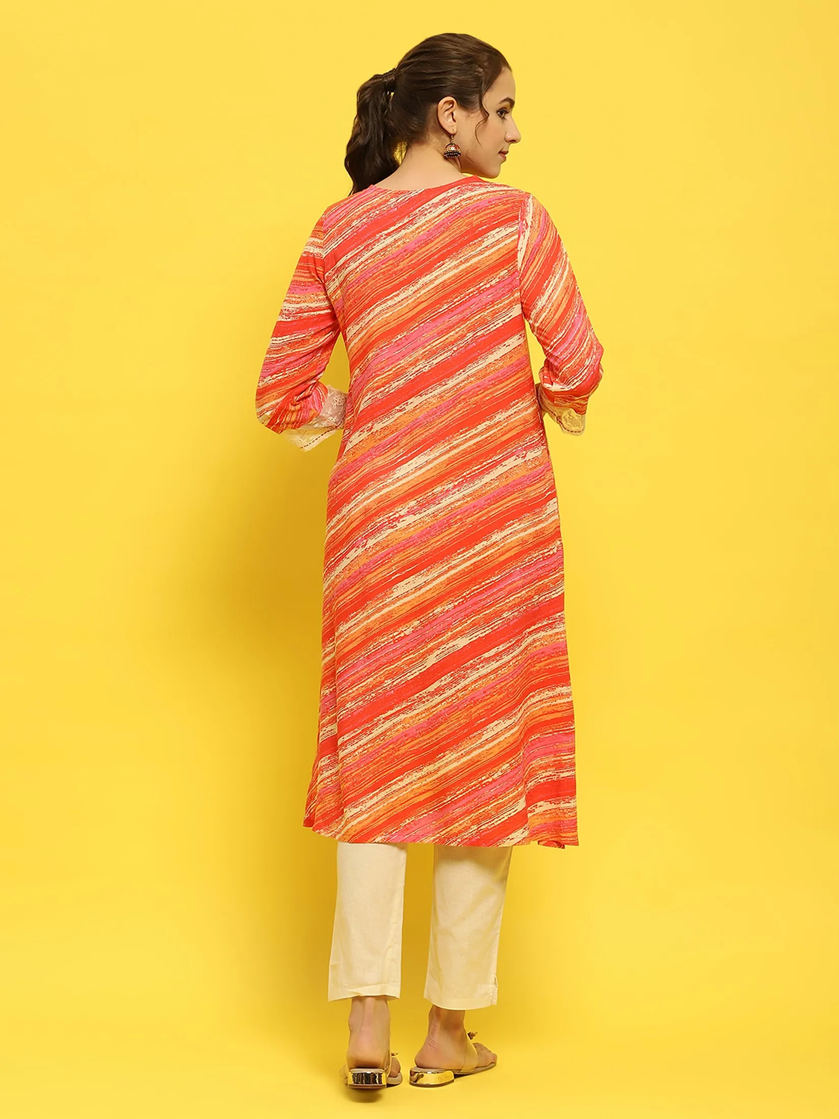 Women Liva Rayon Coral Embroidered Kurta